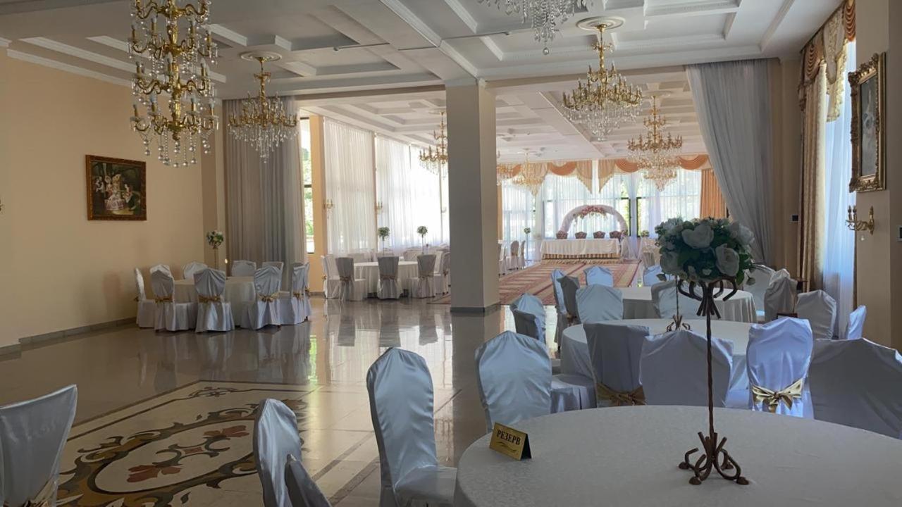 Hotel Эдельвейс à Almaty Extérieur photo