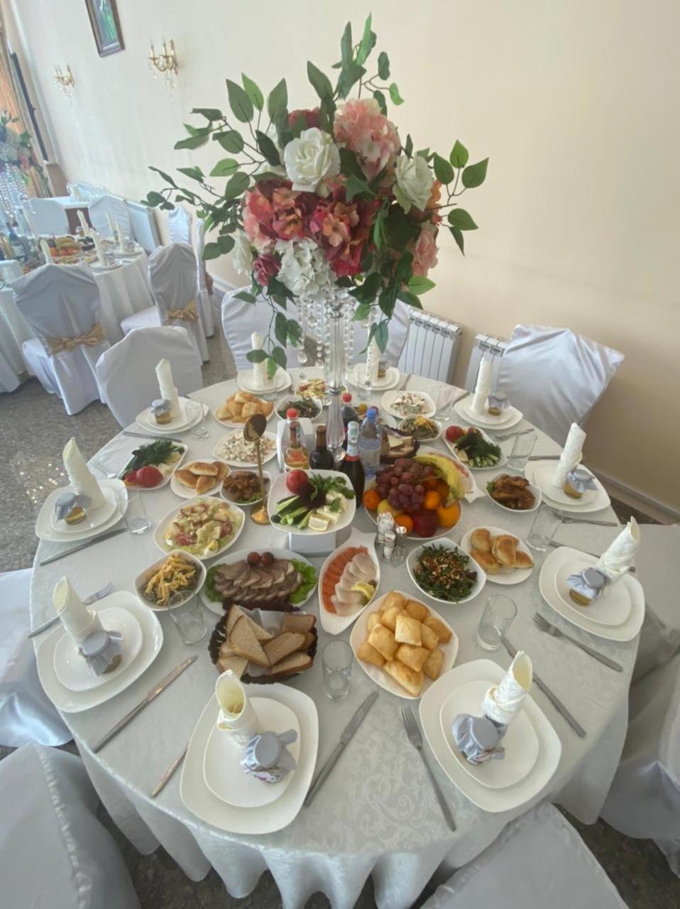 Hotel Эдельвейс à Almaty Extérieur photo
