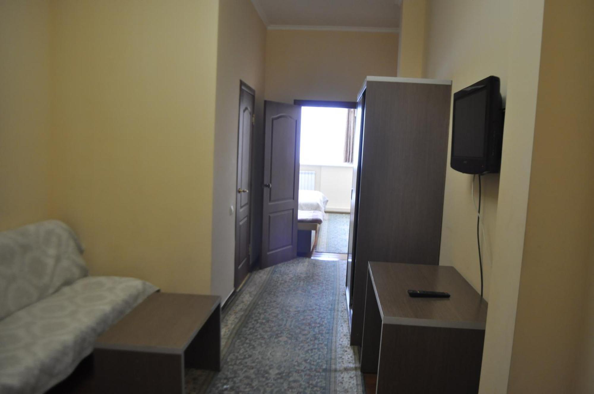 Hotel Эдельвейс à Almaty Extérieur photo