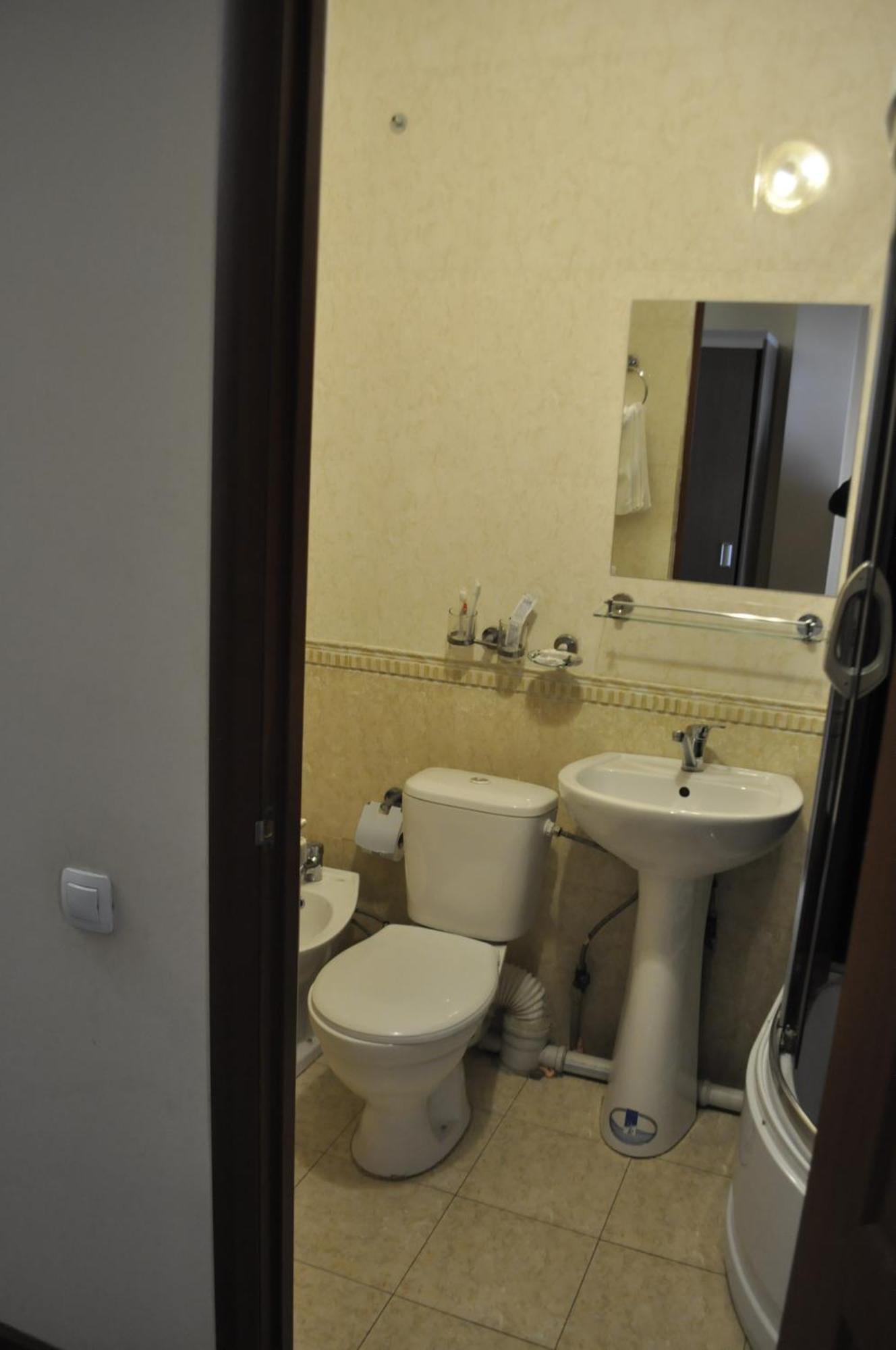 Hotel Эдельвейс à Almaty Extérieur photo