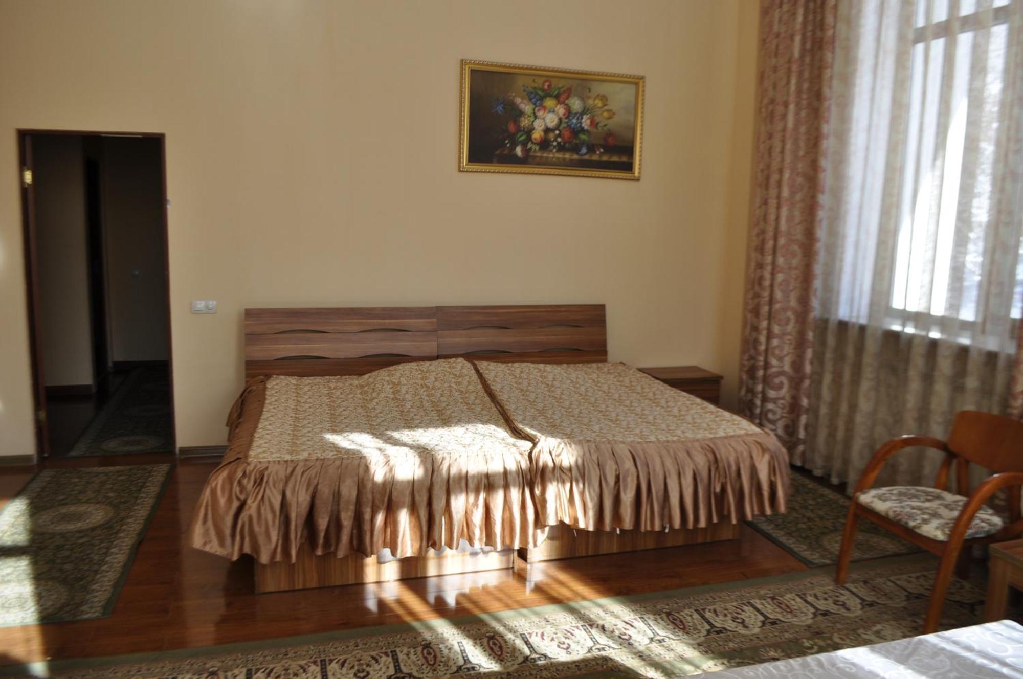 Hotel Эдельвейс à Almaty Extérieur photo