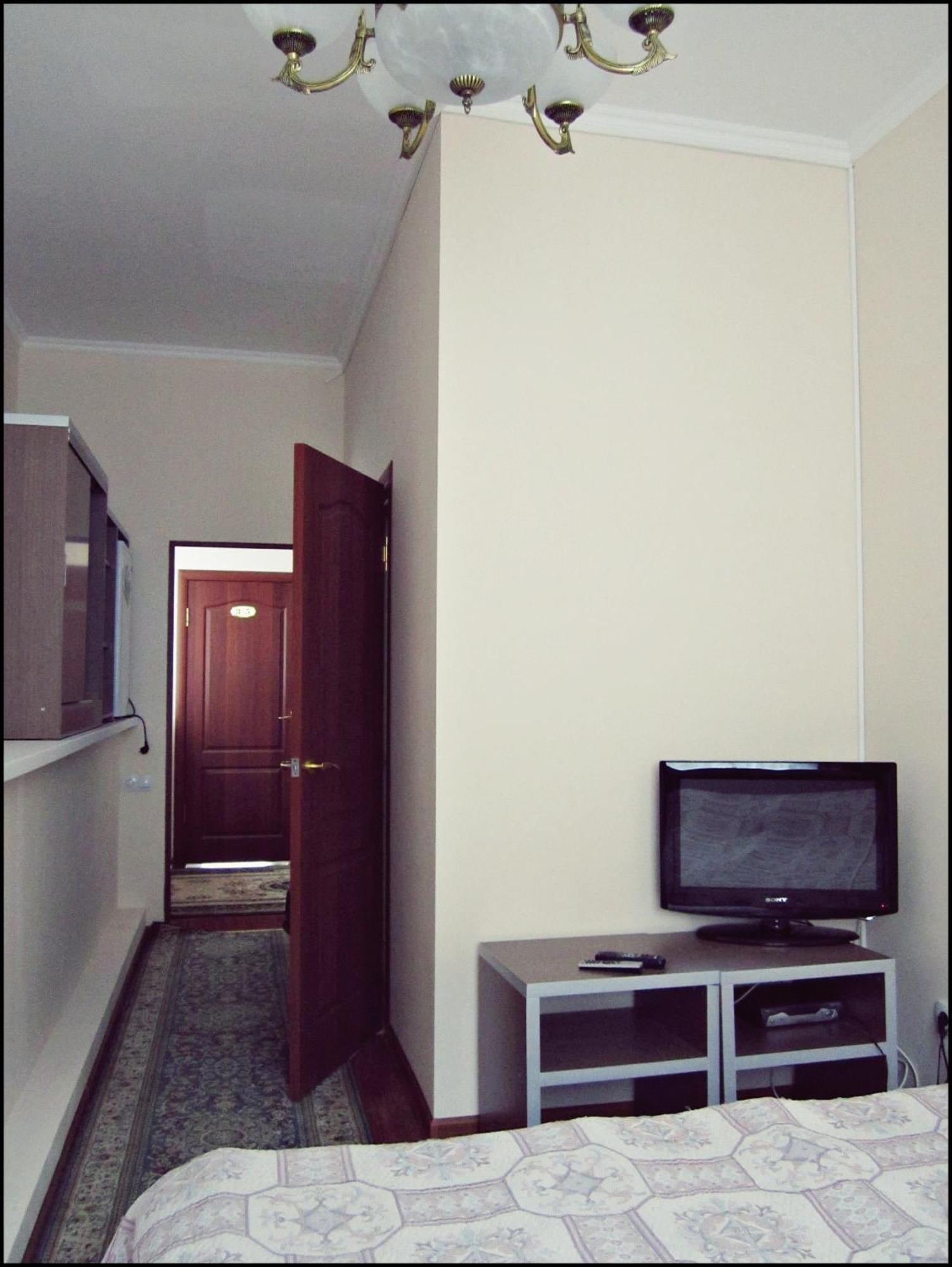 Hotel Эдельвейс à Almaty Extérieur photo