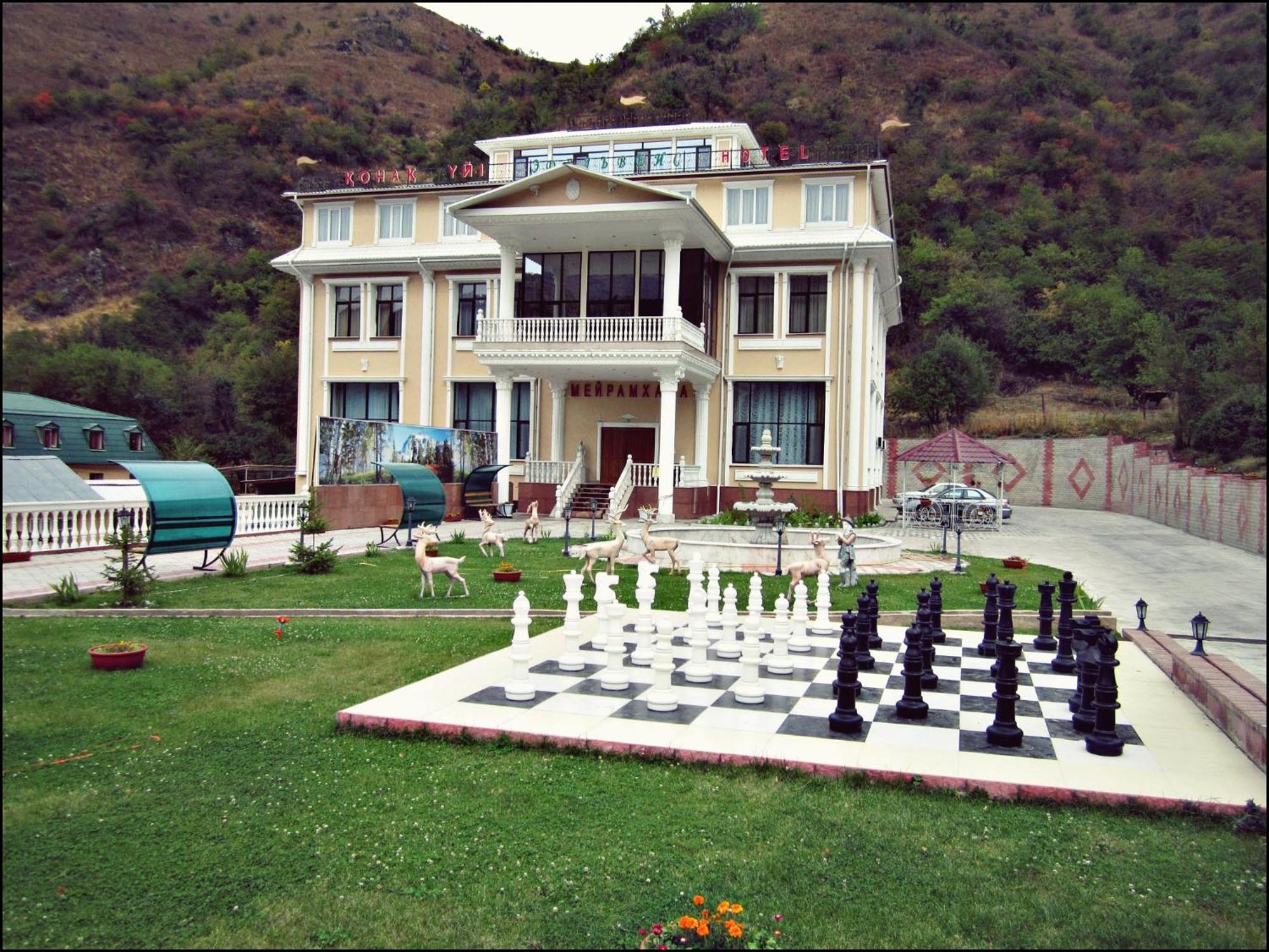 Hotel Эдельвейс à Almaty Extérieur photo