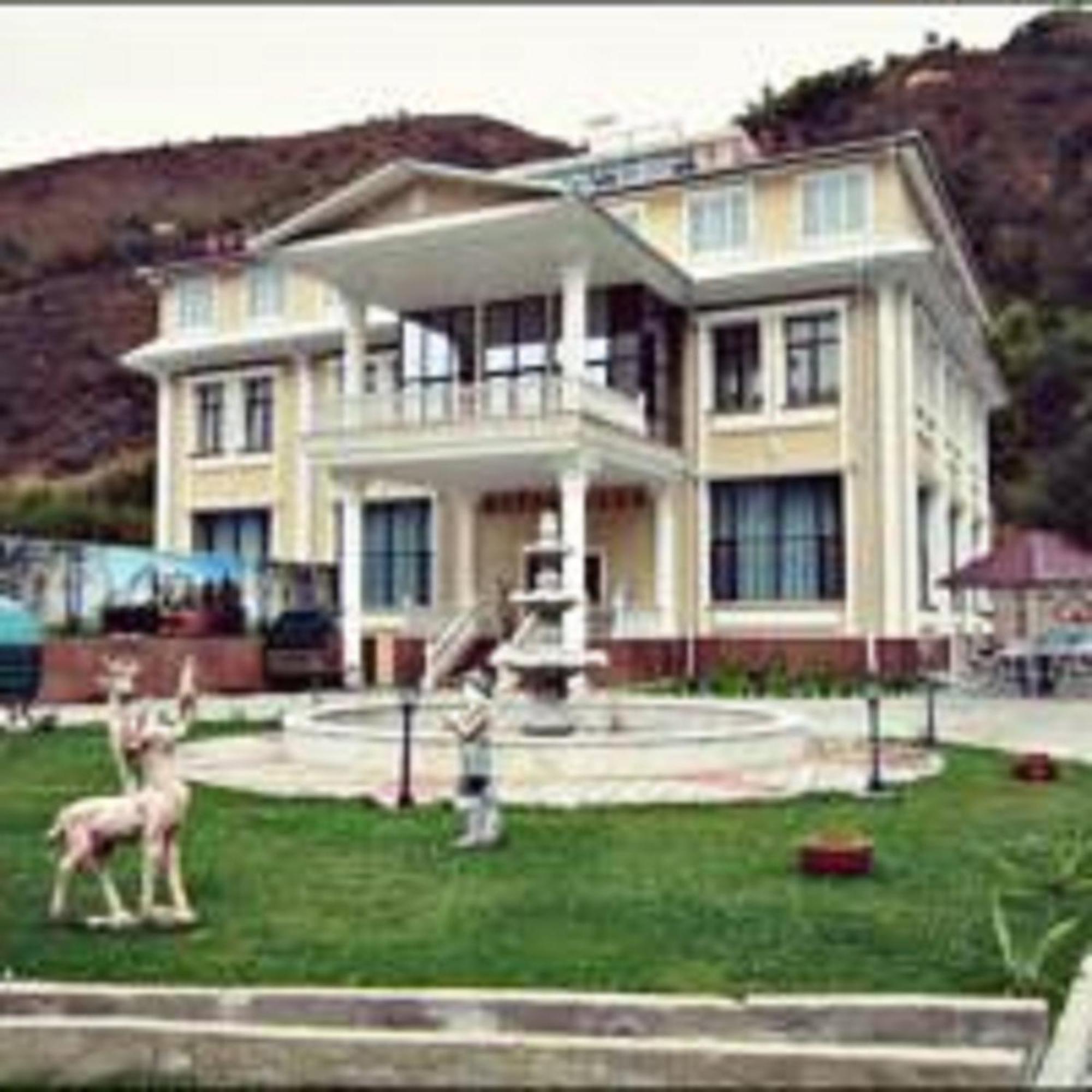 Hotel Эдельвейс à Almaty Extérieur photo
